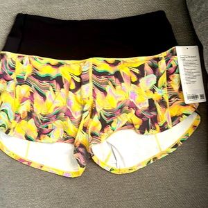 Lululemon speed up short 4 lined